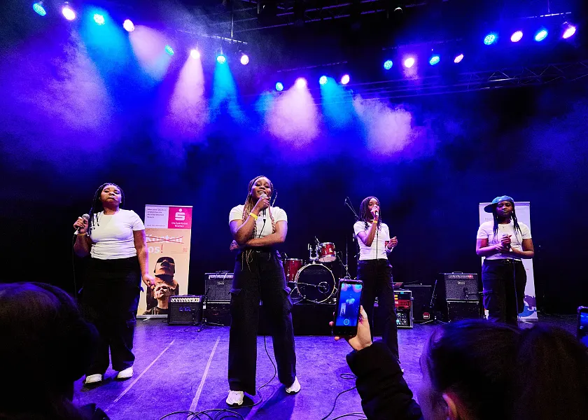 Von der Gesamtschule West nahm die Band Young Diamondz teil. Foto: Michael Schnelle, Fotoarchiv SKB