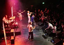 Die Band Shelter setzt sich aus Mitgliedern von der Oberschule Kurt-Schumacher-Allee und der Hochschule für Künste zusammen. Foto: Michael Schnelle, Fotoarchiv SKB