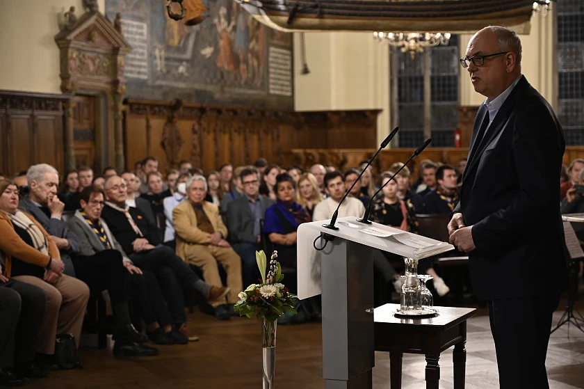 Bürgermeister Andreas Bovenschulte: Wir können der Warschauer Pfadfinderinnen und Pfadfinder nur in allergrößter Hochachtung gedenken. Foto: Senatspressestelle