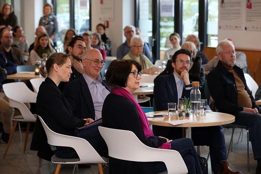 Senatorin Claudia Bernhard bei der Eröffnung des Projektes Männersache Gesundheit Osterholz. Foto: Martin Rospek