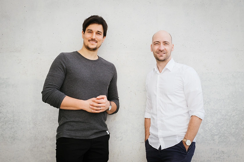 Das Autorenduo Herr & Speer ist zu Gast bei der Eröffnung der Europawochen am 6. Mai in Bremen. Foto: Phil Dera