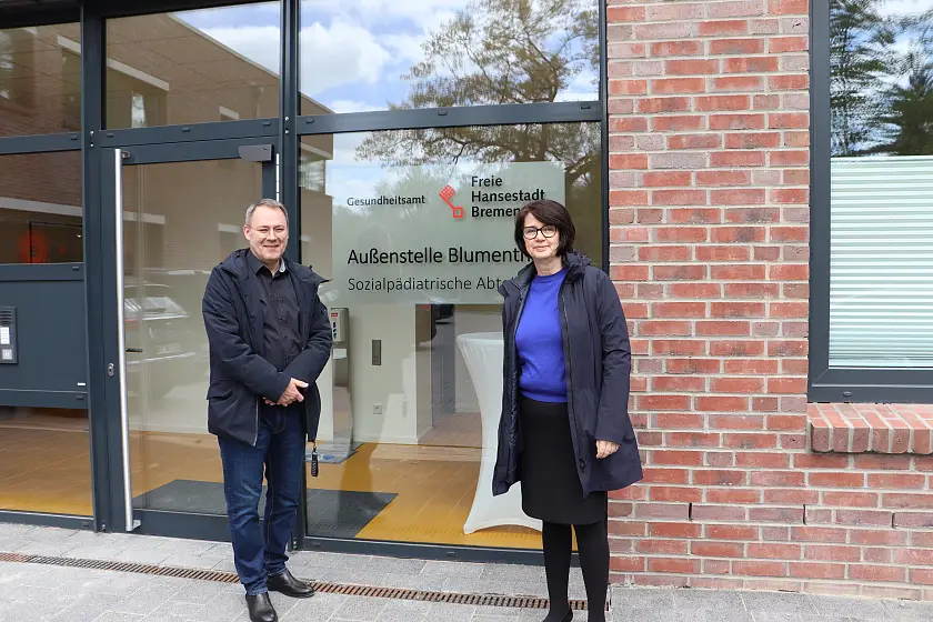 Dr. Jörn Moock (Leiter Gesundheitsamt Bremen) und Claudia Bernhard (Senatorin für Gesundheit, Frauen und Verbraucherschutz) bei der Eröffnung der neuen Außenstelle des Gesundheitsamts in Bremen Blumenthal. Foto: Gesundheitsressort
