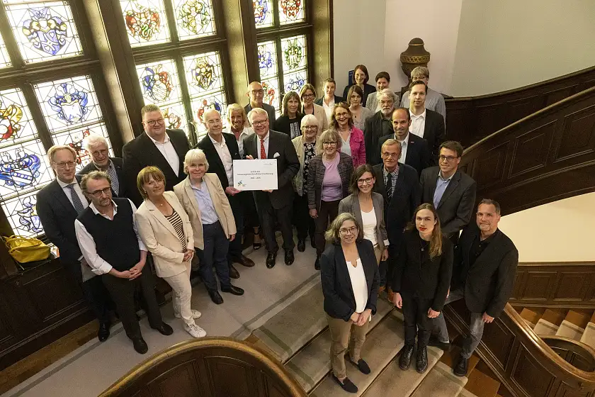 Handelskammer und Senatorin für Kinder und Bildung ehren Schulen aus Bremen und Bremerhaven mit dem Berufswahl-Siegel für ihre berufliche Orientierung. Foto: Karsten Klama