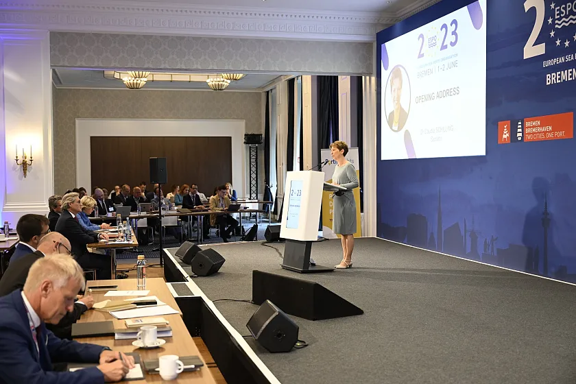 Senatorin Dr. Claudia Schilling begrüßt die ESPO-Teilnehmerinnen und -Teilnehmer im Parkhotel. Foto: Michael Ihle