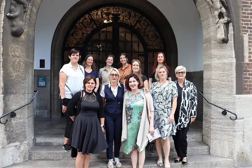 Frauendelegation aus Bosnien und Herzegowina mit den Kolleginnen der Landeskoordinierungsstelle Istanbul-Konvention und der ZGF. Foto: Gesundheitsressort