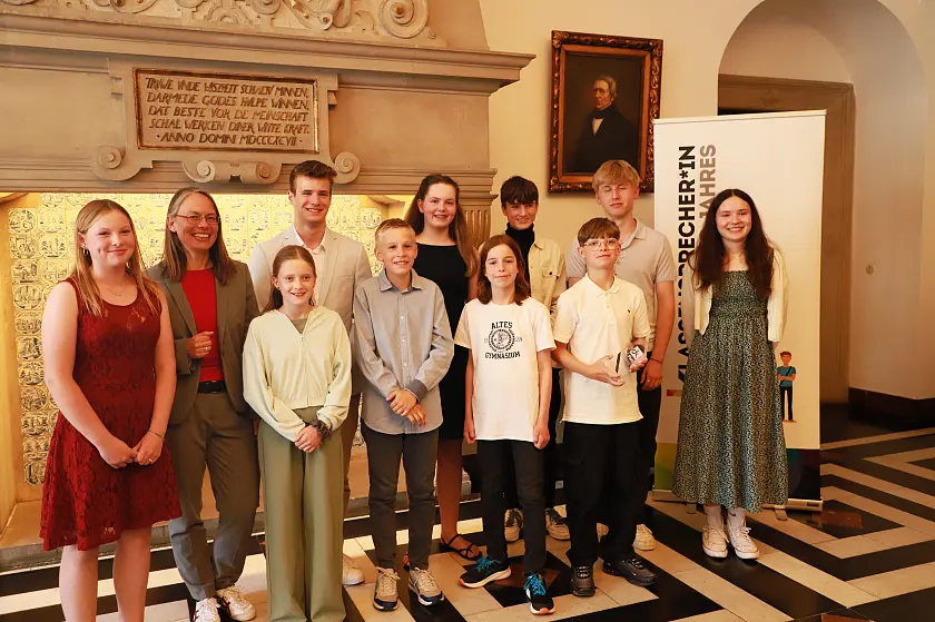 Auch die weiteren Endrundenkandidatinnen und -kandidaten wurden mit Preisen für ihr Engagement geehrt. Foto: Bildungsressort