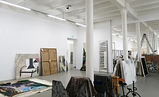 Blick in den Großen Galerieraum, wo die Exponate zunächst gesichtet und dann fotografisch dokumentiert werden. Foto: Bernadette Haffke