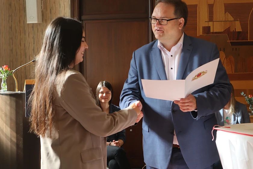 Finanzsenator Björn Fecker bei der Vereidigung der neuen Steueranwärterinnen und –anwärter. Foto: Finanzressort