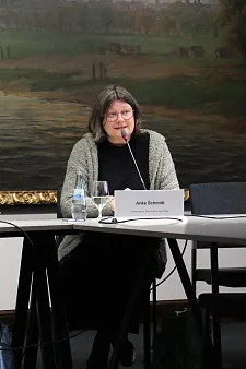 Projektleiterin Anke Schmidt begleitet Auszubildende bei der Problemlösung und bietet auch Lehrkräften und Praxisanleiterinnen und Praxisanleiter vor Ort konkrete Hilfe an. Foto: SGFV