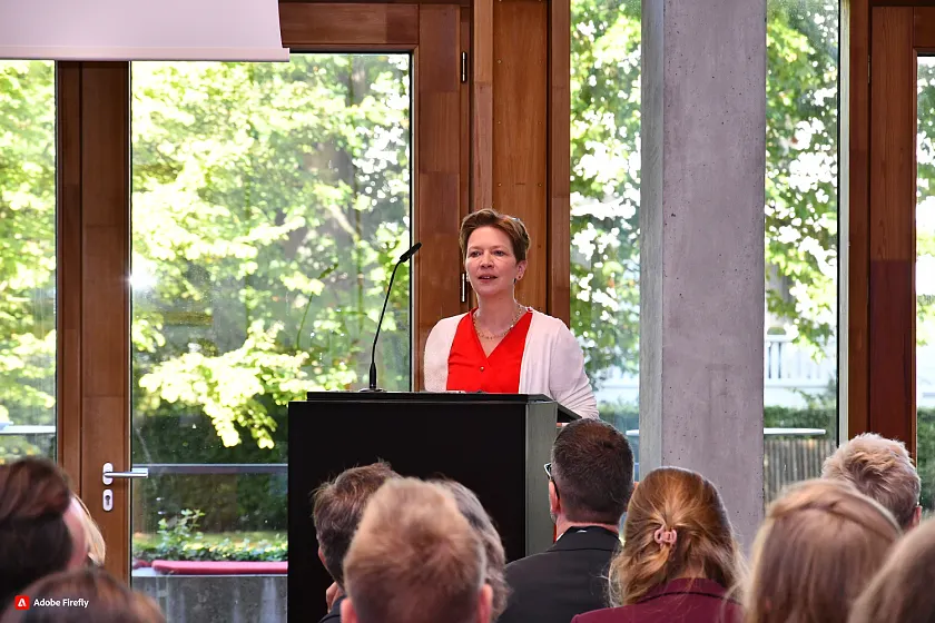Justizsenatorin Claudia Schilling bei ihrer Begrüßung auf der Fachtagung zur Meinungsfreiheit in Berlin. Foto: Landesvertretung Bremen