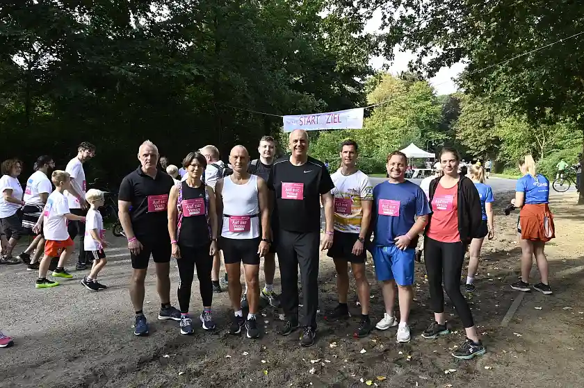 Bürgermeister Bovenschulte mit dem Rathaus-Team beim 23. Venuslauf. Foto: Senatspressestelle