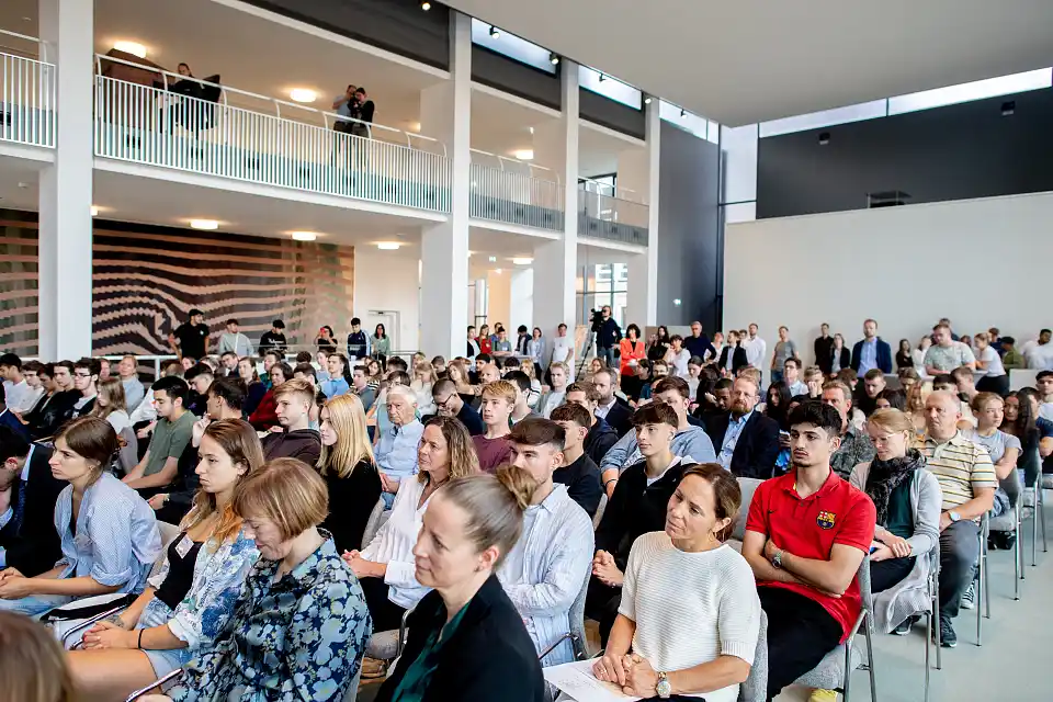 Planspiel zum Thema Rechtsstaatlichkeit mit Schülerinnen und Schülern in der Bremischen Bürgerschaft. Foto: EU-Kommission | Hauke Dittrich