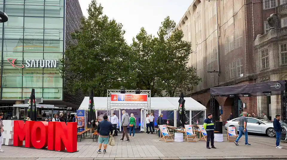 Der Bremen-Stand auf der Ländermeile beim Tag der Deutschen Einheit 2023 in Hamburg. Foto: Senatskanzlei Hamburg
