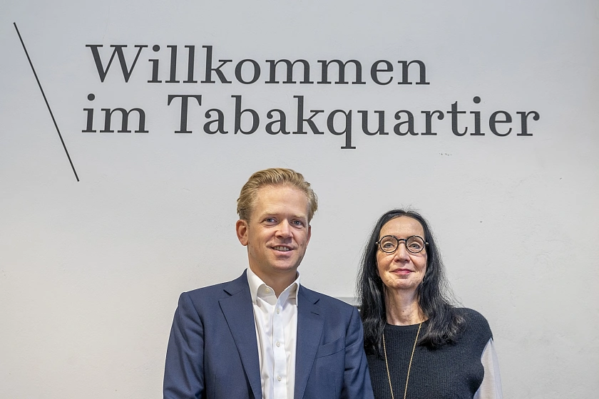 Kulturstaatsrätin Carmen Emigholz hat heute Guido Gärtner als  designierten Intendanten bei den Bremer Philharmonikern begrüßt. Foto: Kulturressort | Christina Kuhaupt