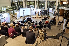 binnenstadt-Dialog in der ehemaligen Sparkasse am Brill. Foto: Projektbüro Innenstadt / Christian Burmester