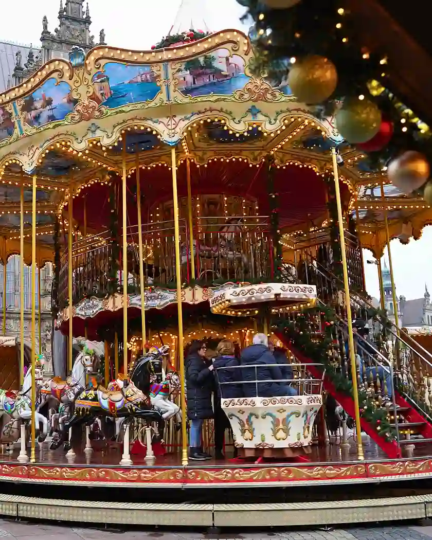 Platz 2 Venezianisches Weihnachtskarussell – Host Langenberg aus Duisburg. Foto: Wirtschaftsressort