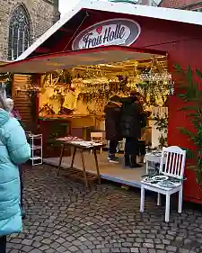 Platz 3 Weihnachtliche handgefertigte Keramik – Michael Doss aus Hamburg. Foto: Wirtschaftsressort