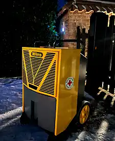 Einer von 65 von der Koordinierungsgruppe Hochwasser und dem Deutschen Roten Kreuz bereitgestellten Bautrocknern. Foto: DRK 