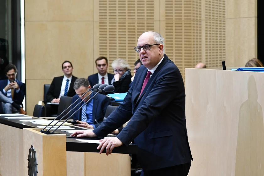 Bürgermeister Bovenschulte spricht anlässlich der Debatte zur Umsetzung des Klimageldes im Bundesrat. Foto: Landesvertretung