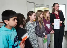 Hauptpreis für die beste Schülerzeitung des Landes an die Redaktion der Schülerzeitung Superlessing der Grundschule an der Lessingstraße. Foto: Michael Schnelle, Fotoarchiv SKB Bremen
