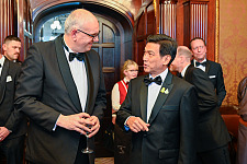 Im Gespräch: Bürgermeister Andreas Bovenschulte (li.) und der Außenminister und stellvertretende Premierminister Thailands, Parnpree Bahiddha-Nukara. Foto: Senatspressestelle