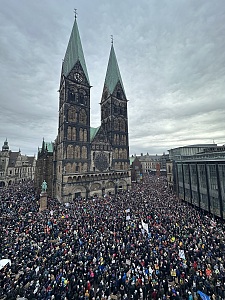 Blick auf Einigkeit: Eine Perspektive während der Demonstration. Foto: Senatspressestelle