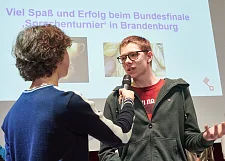 Schon zum zweiten Mal ist Simeon Wesner (rechts) aus der 10. Klasse des Hermann-Böse-Gymnasiums erfolgreich im Wettbewerb - diesmal als Landesbester in der Kategorie Solo.  Foto: Michael Schnelle, SKB-Fotoarchiv