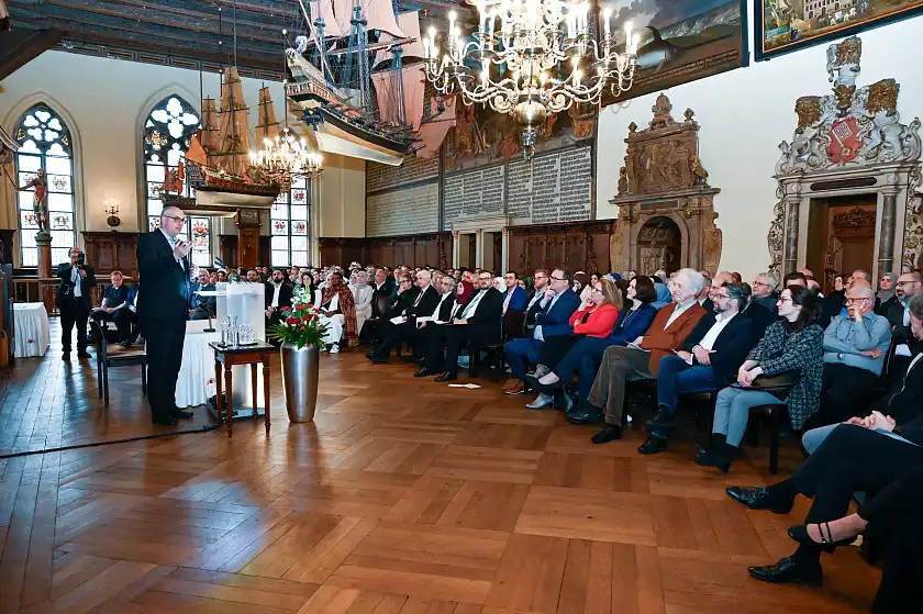 Bürgermeister Bovenschulte konnte zum traditionellen Ramadan-Empfang etwa 300 Gäste in der Oberen Rathaushalle empfangen. Foto: Senatspressestelle