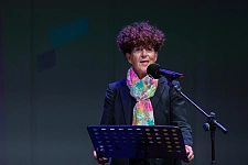 Regina Dyck hört nach nach 25 Jahren als Leiterin Poetry on the road auf. Foto: Poetry on the Road / Matej Meza