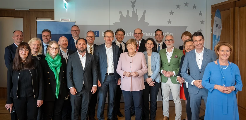 Treffen der Europaministerinnen und -minister der Länder in Berlin mit Bundeskanzlerin a.D. Dr. Angela Merkel und Ministerpräsident Daniel Günther. Foto: Yorck Maecke