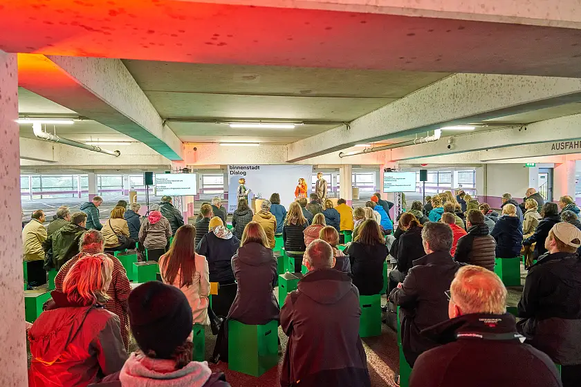Fast 200 Personen kamen zum binnenstadt-Dialog. Foto0: Projektbüro Innenstadt / Christian Burmester
