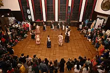 Die Kroatische Kulturgemeinschaft Bremen tanzt in der Festhalle. 