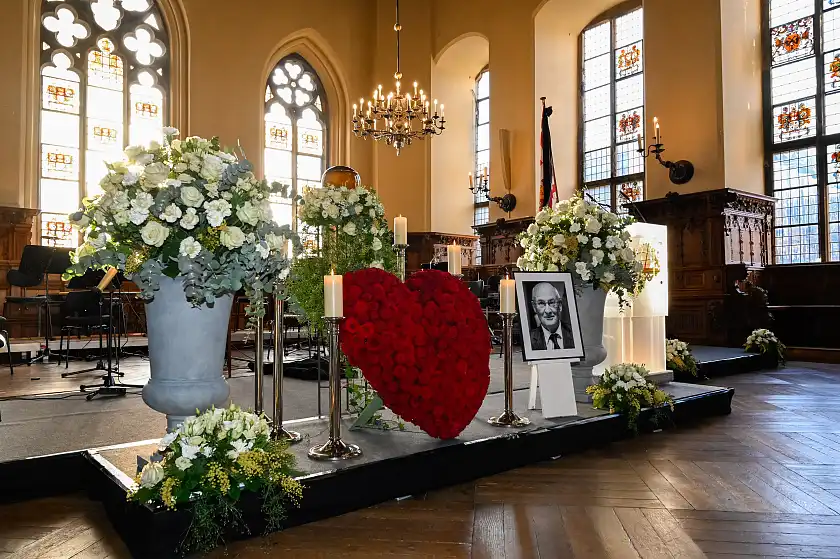 Trauerfeier für Ehrenbürger Uwe Hollweg. 