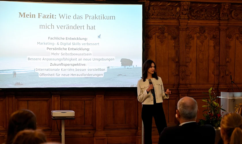 Ulyana Yoda, Fachschülerin der Helmut-Schmidt-Schule, berichtete von ihrem Auslandsaufenthalt in Sevilla. 