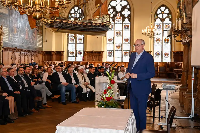 Bürgermeister Bovenschulte begrüßte die Gäste des traditionellen Ramadan-Empfangs in der Oberen Rathaushalle. 