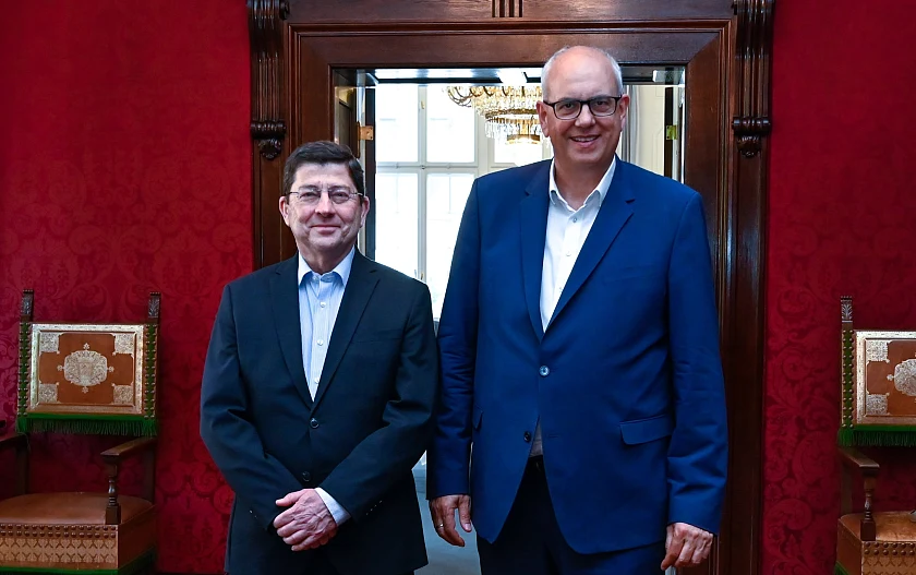 Bürgermeister Andreas Bovenschulte (rechts) begrüßte den neuen Direktor des Instituto Cervantes in Bremen, Ignacio Olmos. 