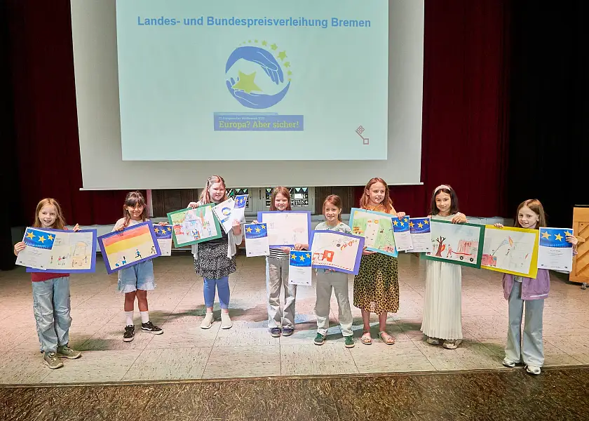 Die stolzen Gewinnerinnen und Gewinner. 