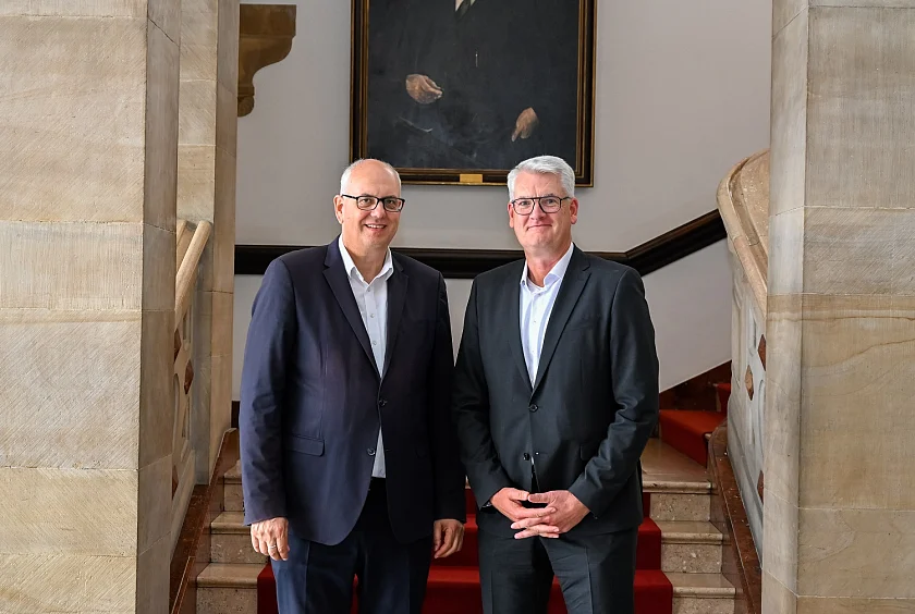 Der neue Chef der Arcelor-Mittal-Hütte Bremen, Rainer Böse (rechts), mit Bürgermeister Andreas Bovenschulte. 