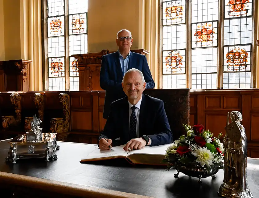 Bürgermeister Andreas Bovenschulte hat den Botschafter der Republik Litauen, Giedrius Puodziunas, im Bremer Rathaus empfangen.