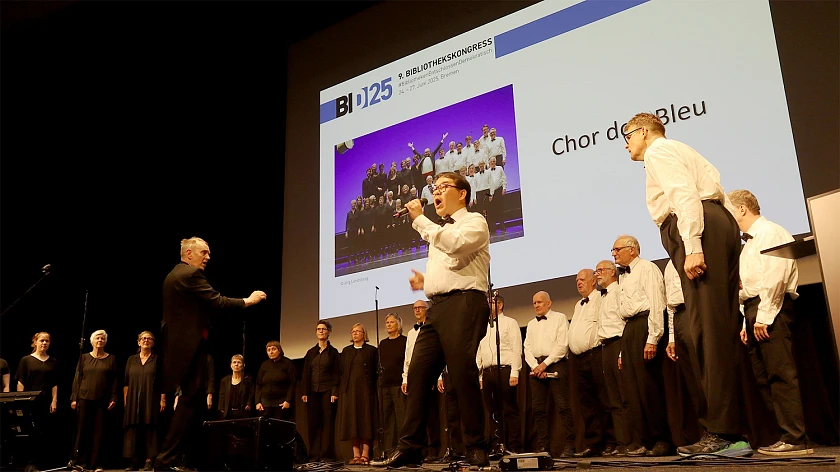 Chor Don Bleu unter der Leitung von Walter Pohl.