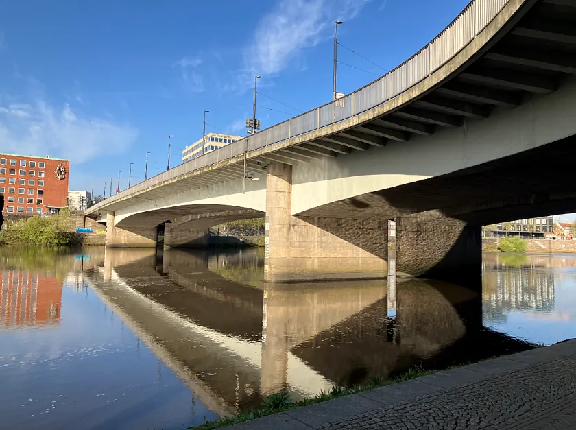 Die Wilhelm-Kaisen-Brücke wird in den kommenden Monaten saniert.