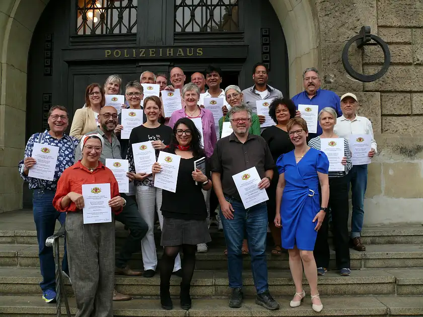 Senatorin Claudia Schilling (erste Reihe rechts) mit den ausscheidenden Mitgliedern des Bremer Rats. 