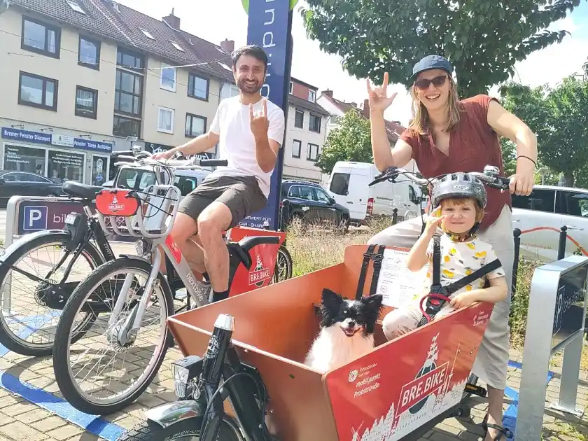 Lastenräder am Mobil-Punkt Probststraße in Walle. 