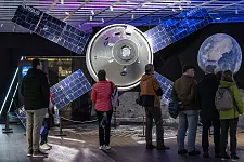 Bis zum 29. November 2025 lässt sich im Space Hub entdecken, was Bremen in Sachen Raumfahrt zu bieten hat. 