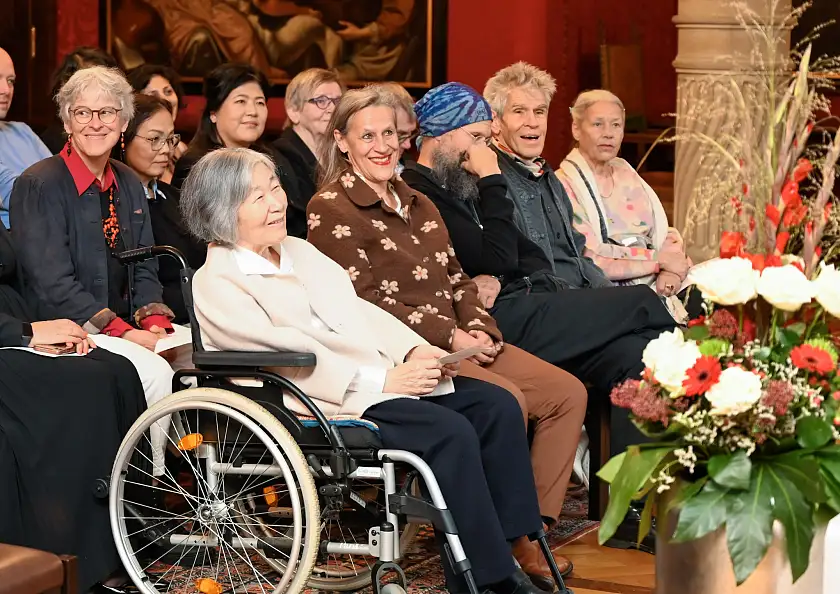Professorin Younghi Pagh-Paan bei ihrer Verdienstkreuzverleihung im Kaminsaal des Bremer Rathauses.