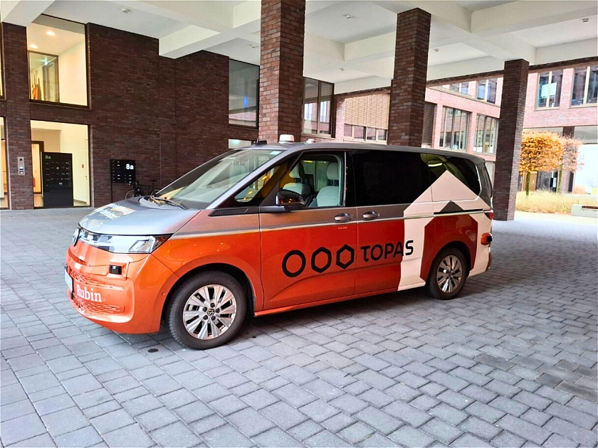 Der autonome VW T7 von TOPAS Industriemathematik Innovation gGmbH.