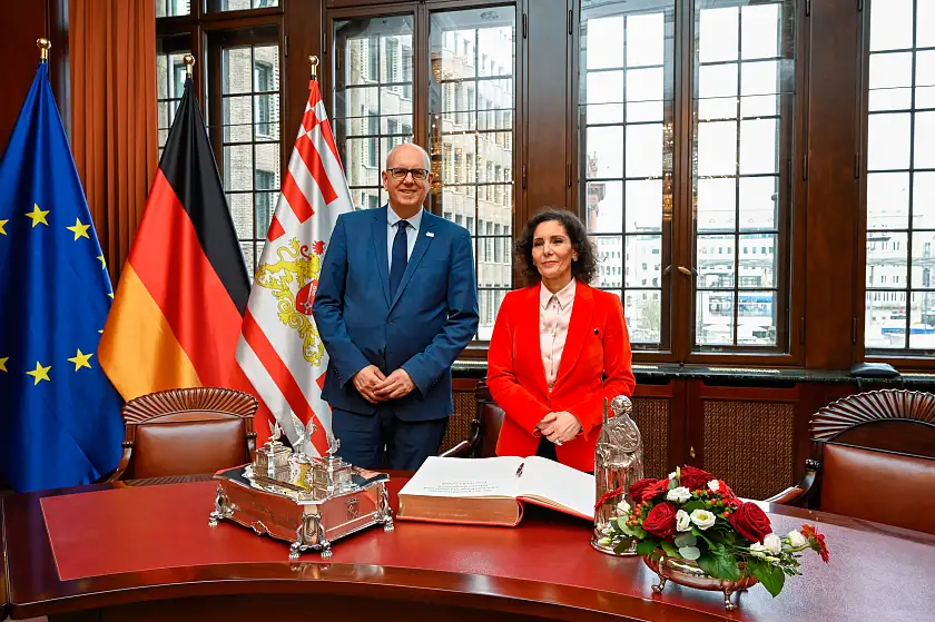 EU-Kommissarin Hadja Lahbib und Bürgermeister Andreas Bovenschulte.