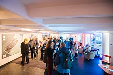 Großer Andrang beim Dialog Parken in Quartieren: Über 350 Teilnehmende diskutieren über die Maßnahmen zum Parken in der Bremer Neustadt. 