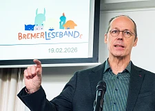 Senator Mark Rackles begrüßte die Gäste beim Festakt zu 100 Prozent Leseband: In Bremen sind nun alle Grundschulen am Förderprogramm beteiligt. 