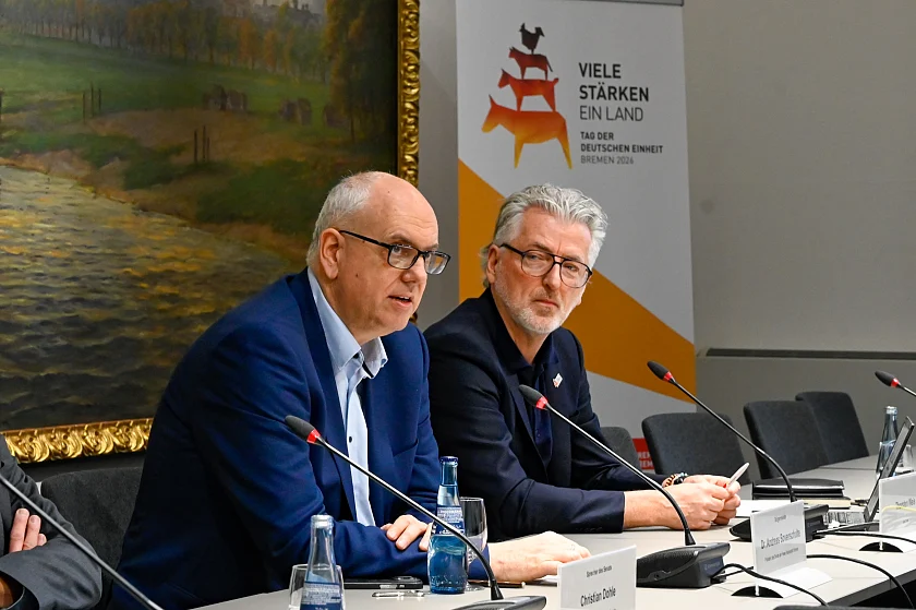 Bürgermeister Andreas Bovenschulte (links) und der Geschäftsführer der Eventagentur uba GmbH (Bergmanngruppe), Thorsten Weis, bei der Pressekonferenz. 